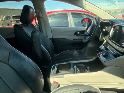 2023 Chrysler Pacifica Hybrid Limited