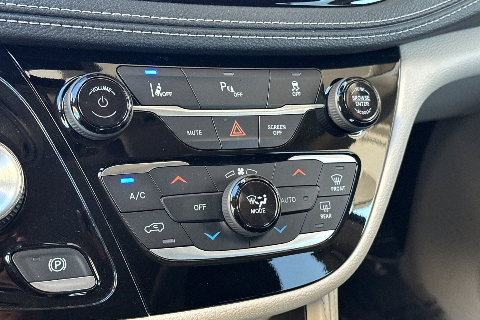 2023 Chrysler Pacifica Hybrid Limited