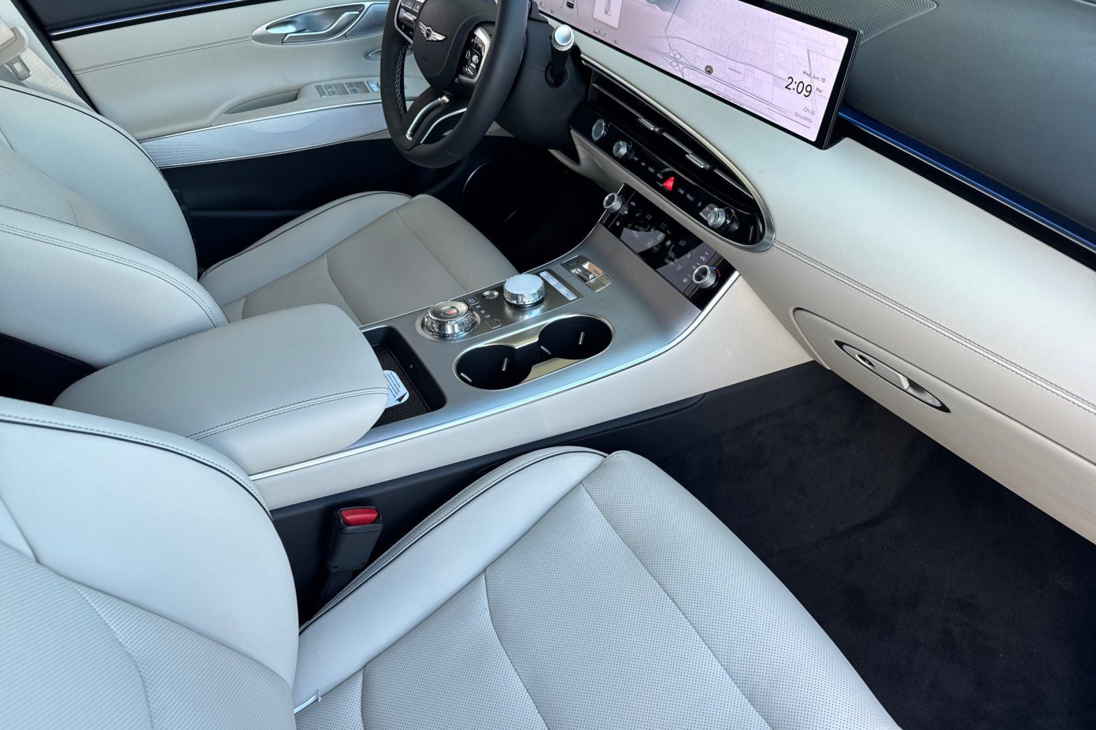 2026 Genesis GV70 2.5T Advanced