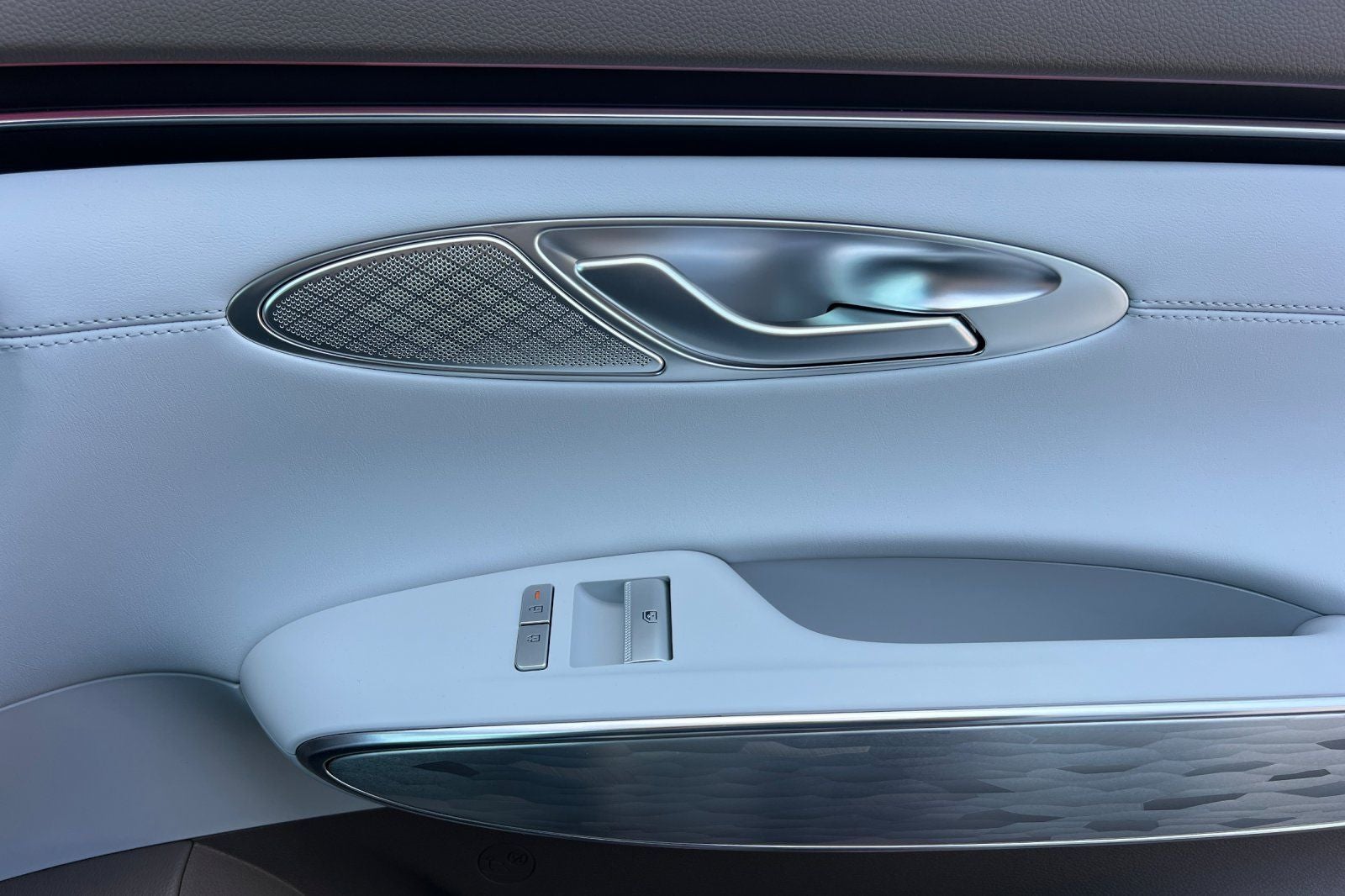 2026 Genesis Electrified GV70 STANDARD