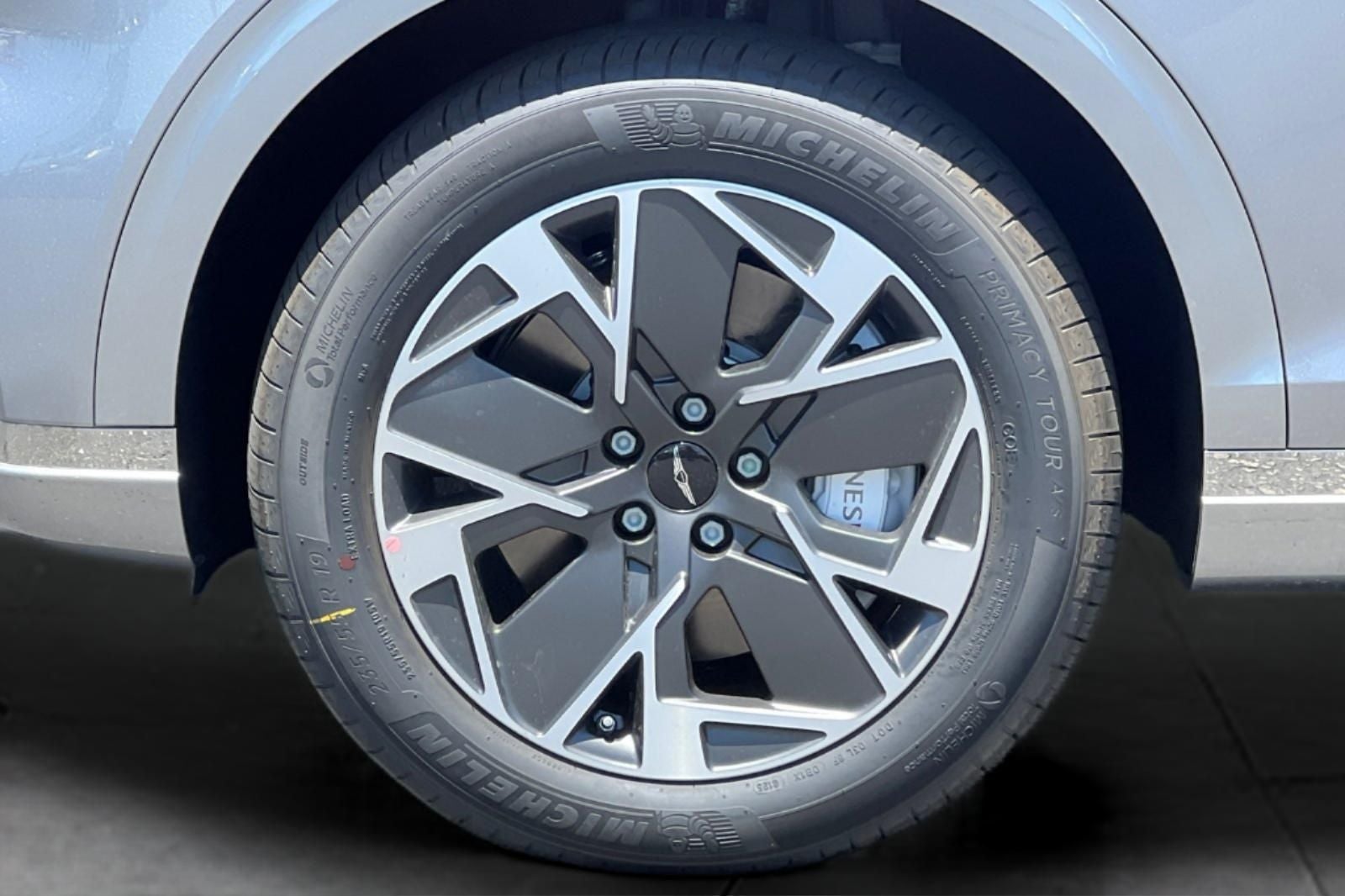 2026 Genesis Electrified GV70 STANDARD