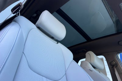 2026 Genesis Electrified GV70 STANDARD