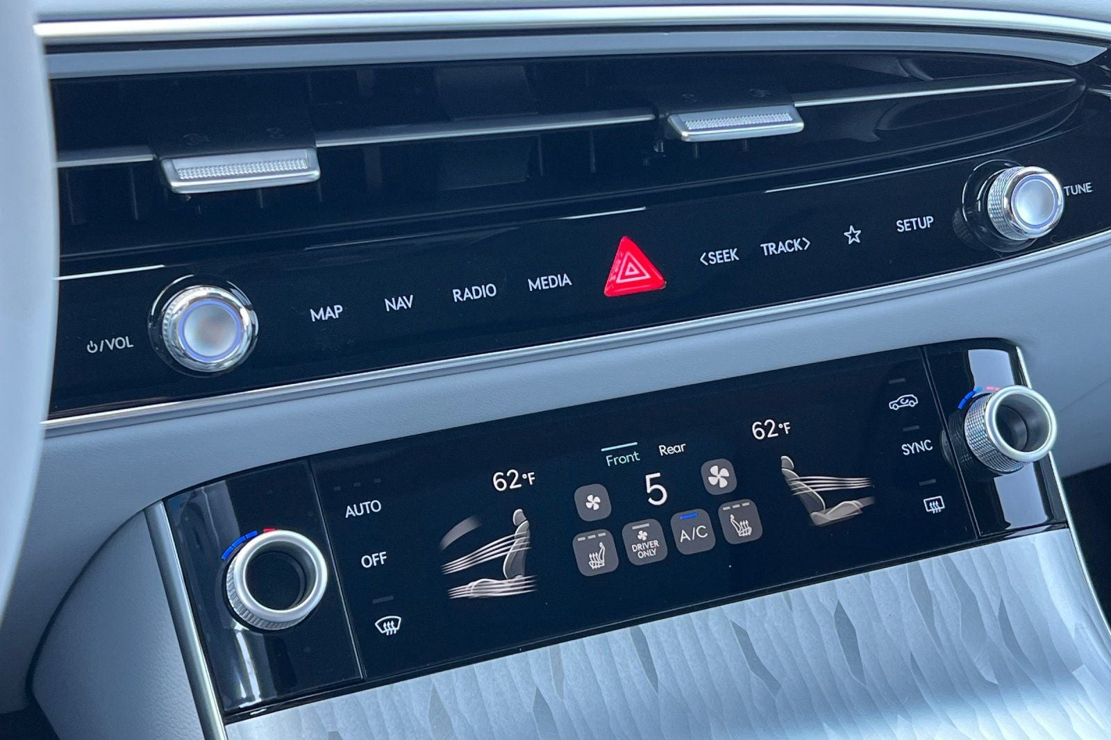 2026 Genesis Electrified GV70 STANDARD