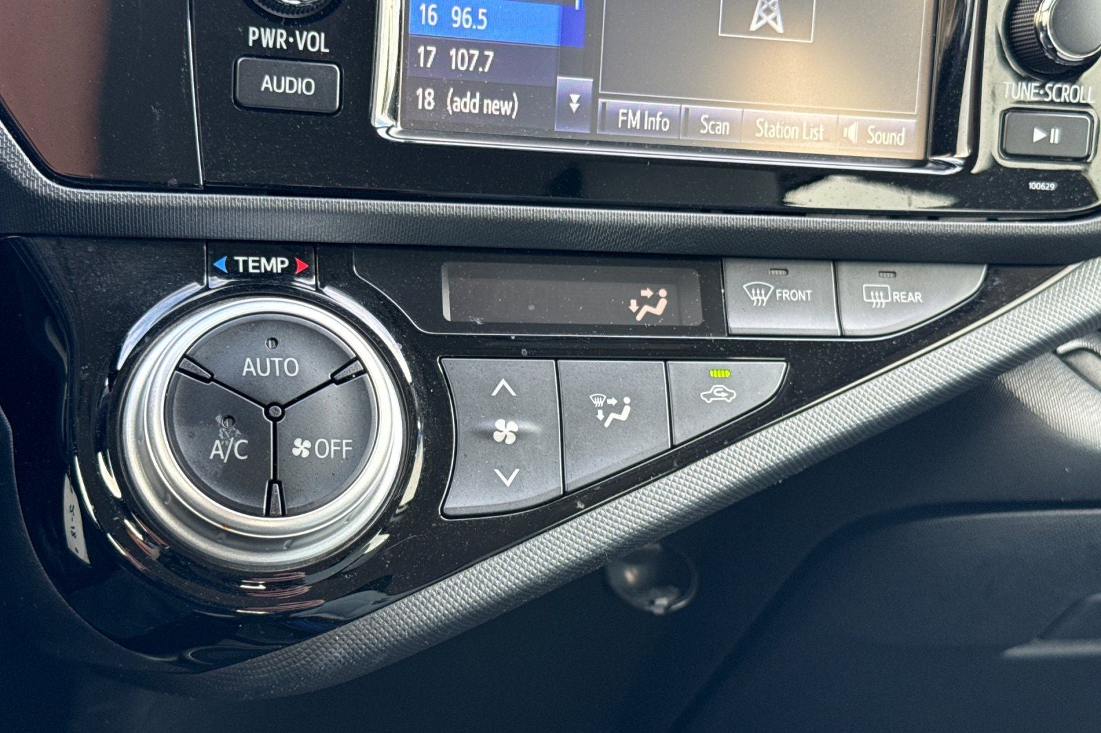 2017 Toyota Prius c One