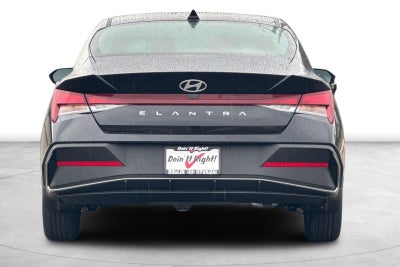 2025 Hyundai Elantra SE