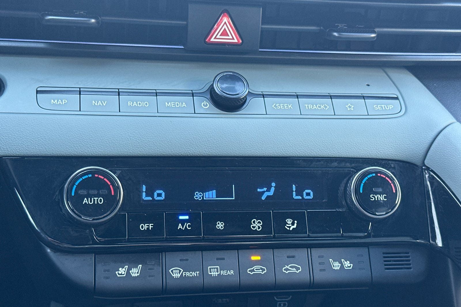 2024 Hyundai Elantra Hybrid Limited