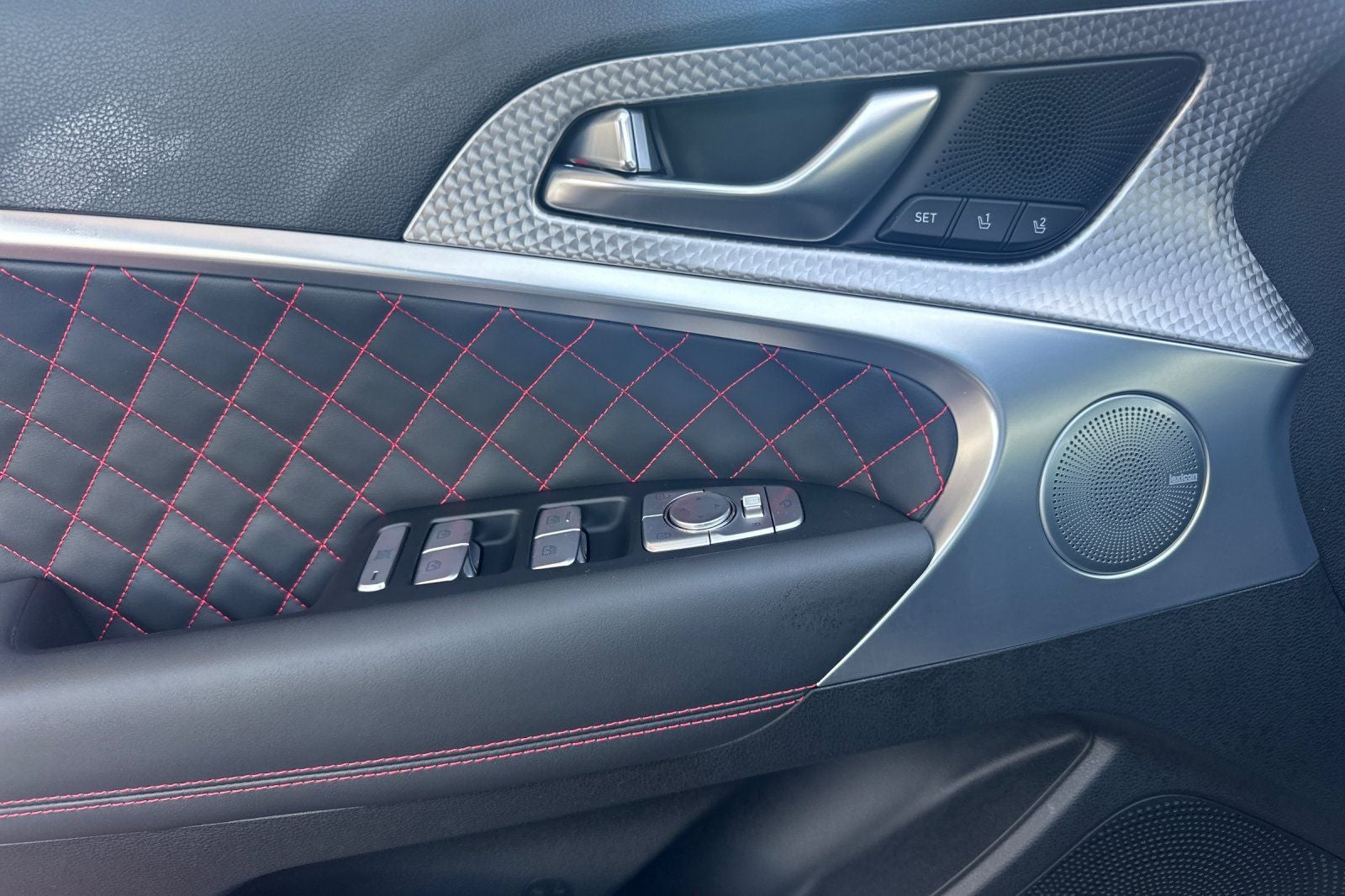 2023 Genesis G70 3.3T Sport Prestige/Advanced