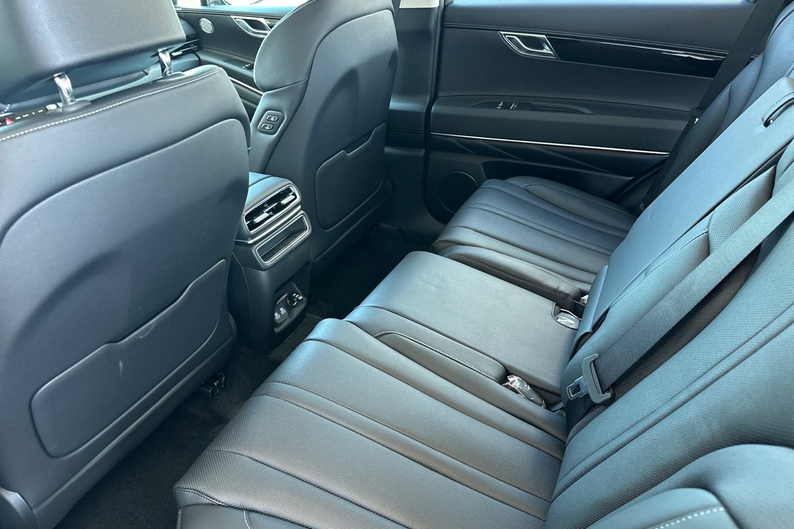 2026 Genesis GV80 2.5T