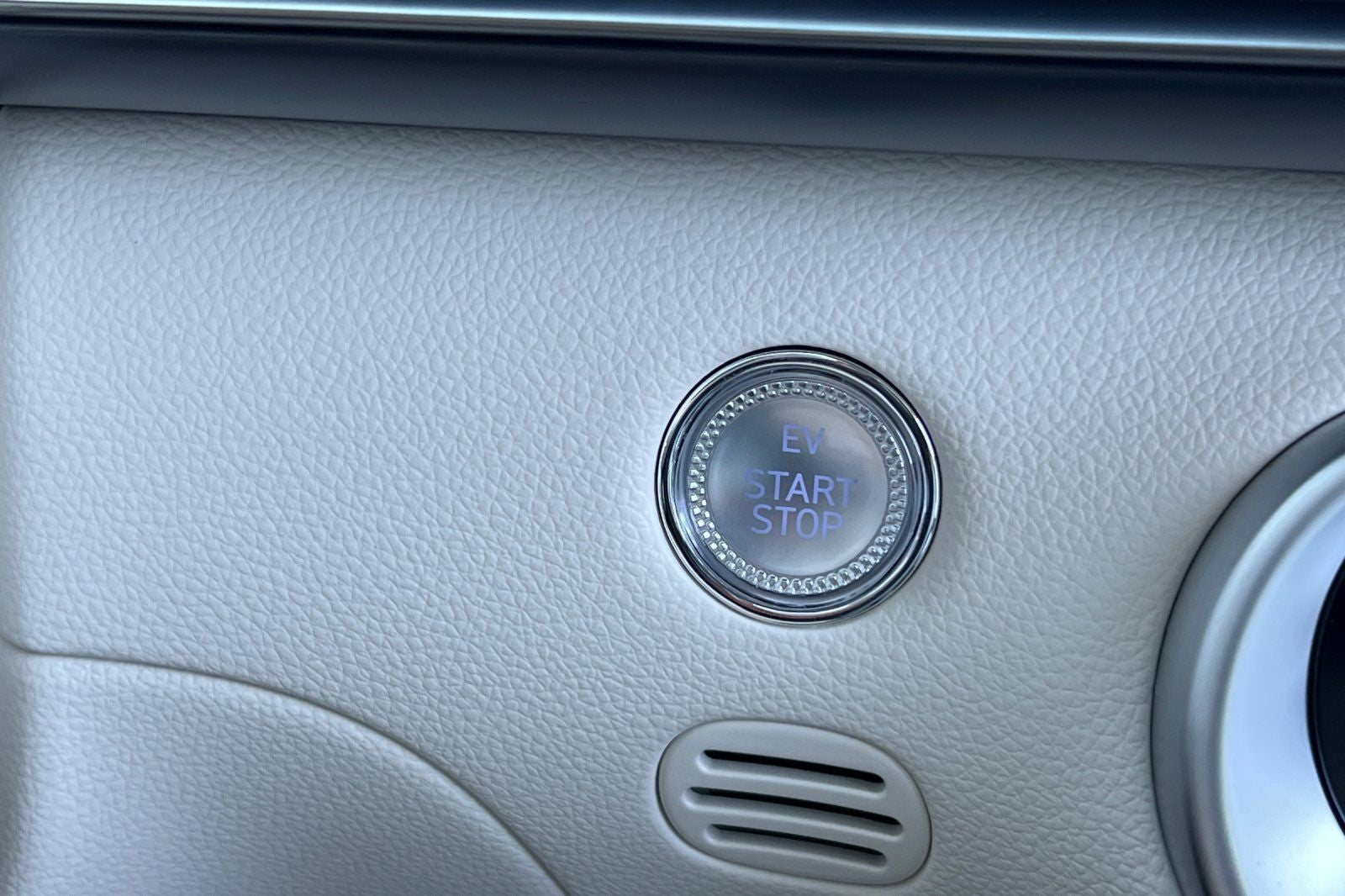 2026 Genesis GV60 STANDARD