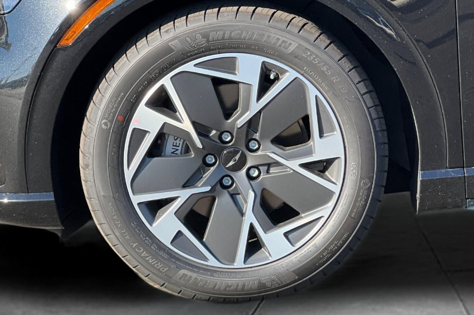 2026 GENESIS GV60 Standard - Photo 27