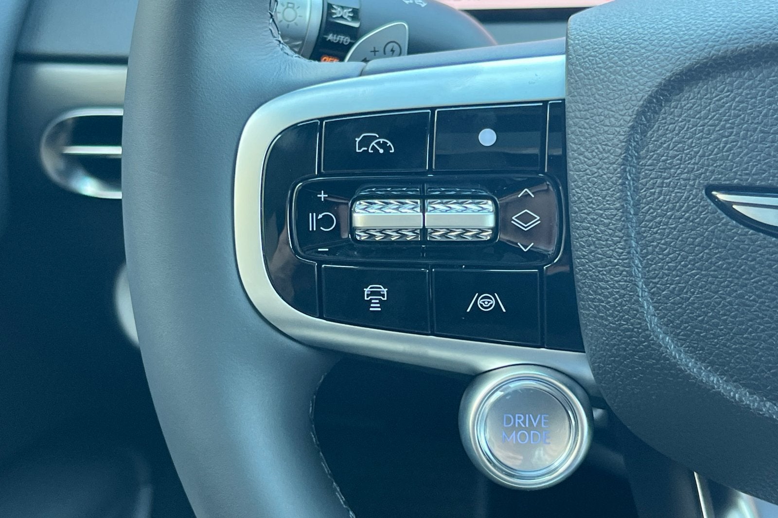 2026 GENESIS GV60 Standard - Photo 32