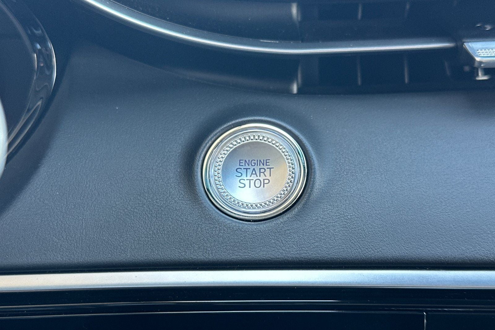 2023 Genesis GV70 2.5T Select