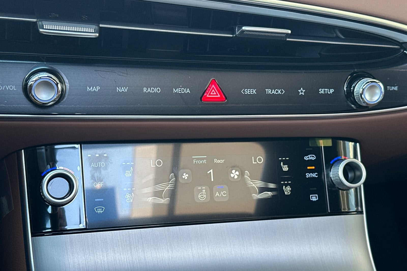 2027 Genesis GV70 2.5T ADVANCED