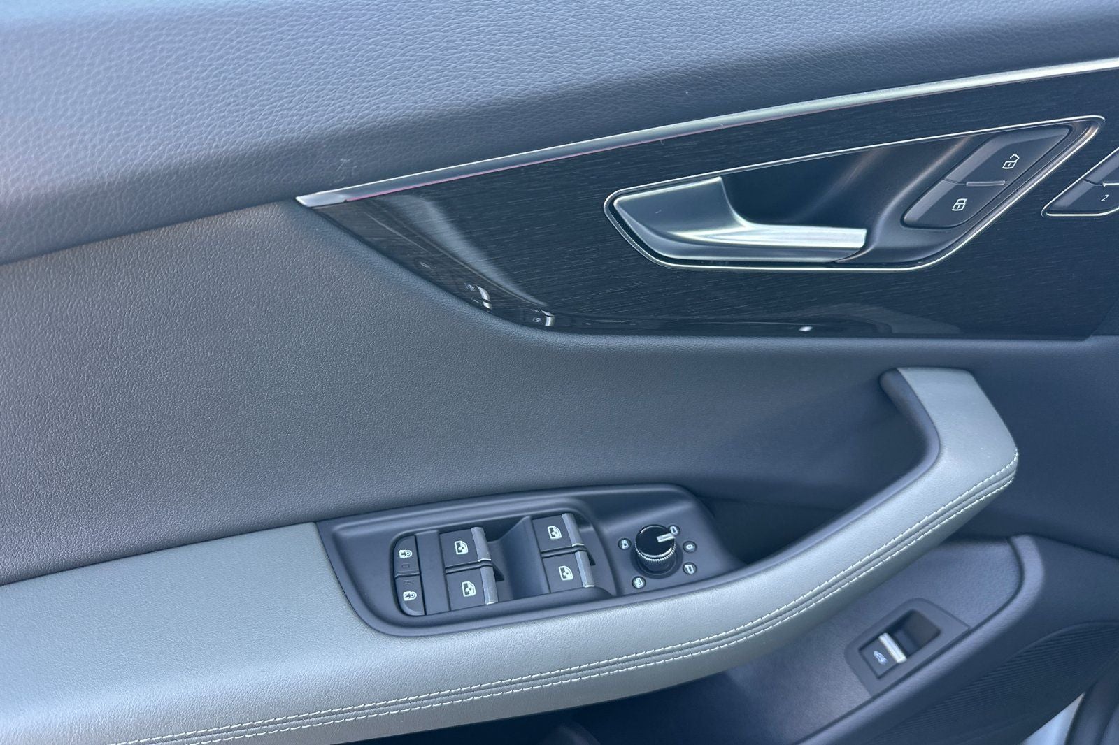 2023 Audi Q8 55 Premium Plus quattro