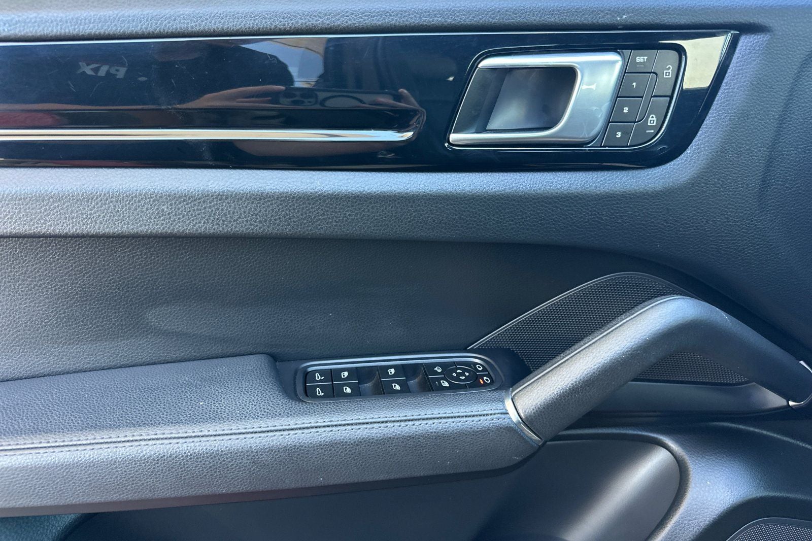 2023 Porsche Cayenne Platinum Edition